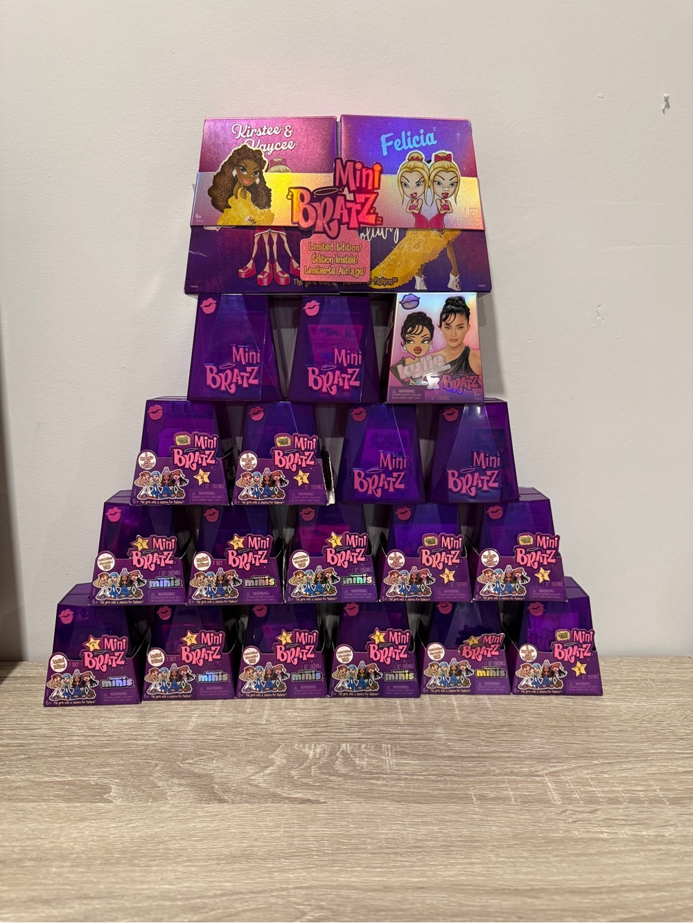 Mini Bratz Mystery Box Lot of 19 - Limited Edition Kylie, Felicia Kirstee Kaycee - Picture 3 of 5